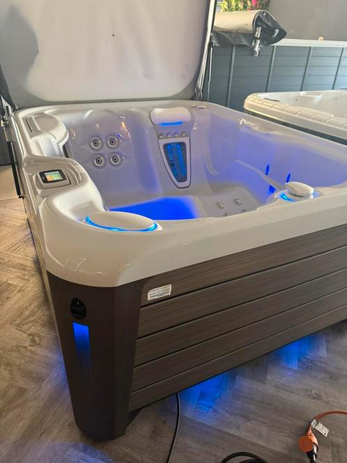 Jacuzzi hotspring 3 pers jet setter, Tuin en Terras, Bubbelbaden en Hottubs, Pomp, Ophalen