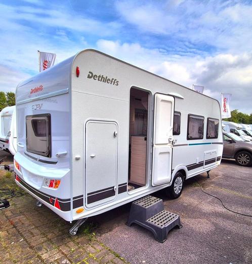 Dethleffs C'joy 480 QLK, Caravans en Kamperen, Caravans, Bedrijf, meer dan 6, 1000 - 1250 kg, Treinzit, Dethleffs, Dwarsbed, Dwars-stapelbed