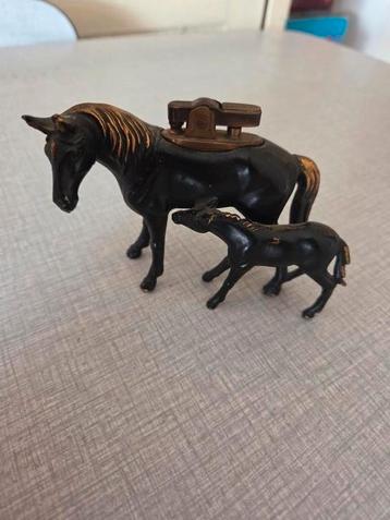 Antieke tafelaansteker paarden beschikbaar voor biedingen