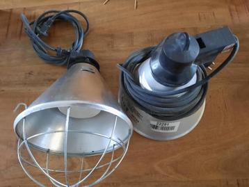 Lampe chauffante + reflecteur pour poussins beschikbaar voor biedingen