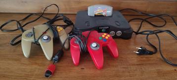Nintendo 64 met twee controllers en spel, Enlèvement