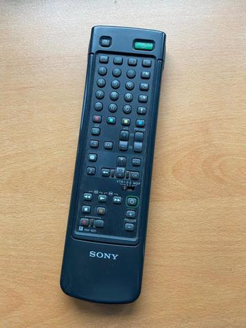 Télécommande SONY RM-831 TV/VCR