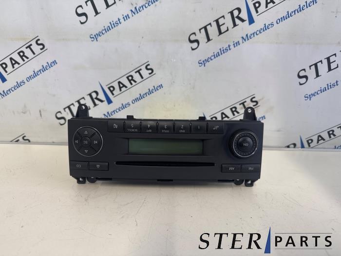 Radio d'un Mercedes Sprinter, Autos : Pièces & Accessoires, Électronique & Câbles, Mercedes-Benz, Utilisé, 3 mois de garantie