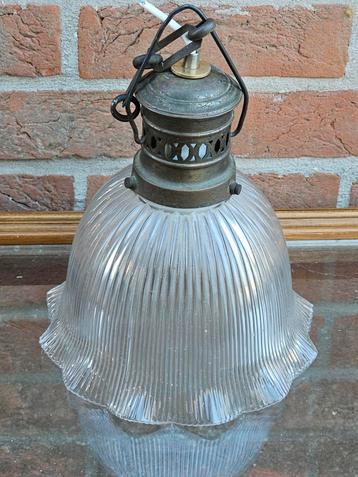 Vintage holophane glazen hanglamp beschikbaar voor biedingen