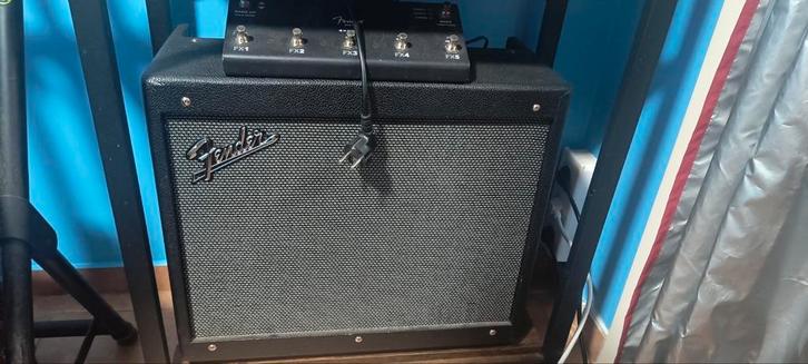 Nieuwe FENDER Mustang GTX 100 versterker (inclusief controll, Muziek en Instrumenten, Versterkers | Bas en Gitaar, Zo goed als nieuw