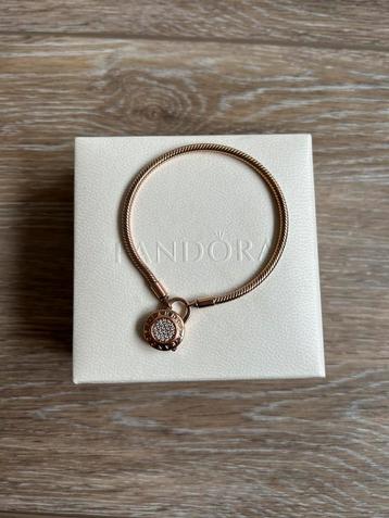 Bracelet Rose Pandora avec cadenas pavé, bon état