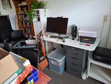 IKEA Bekant bureau wit 160x80 beschikbaar voor biedingen