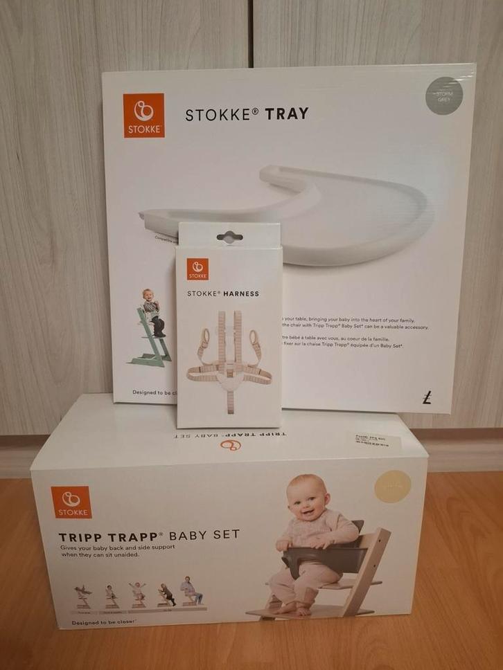Stokke tray / eetblad + harnas + babyset, Kinderen en Baby's, Kinderstoelen, Zo goed als nieuw, Ophalen