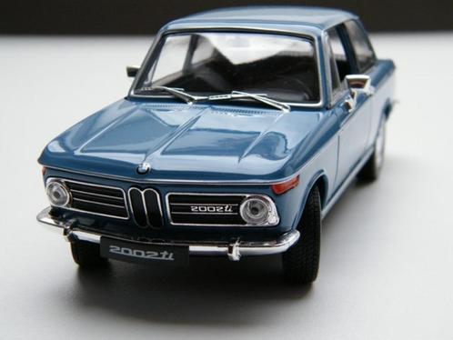 Modèle réduit de voiture BMW 2002 ti — Welly 1:24, Hobby & Loisirs créatifs, Voitures miniatures | 1:24, Neuf, Voiture, Welly