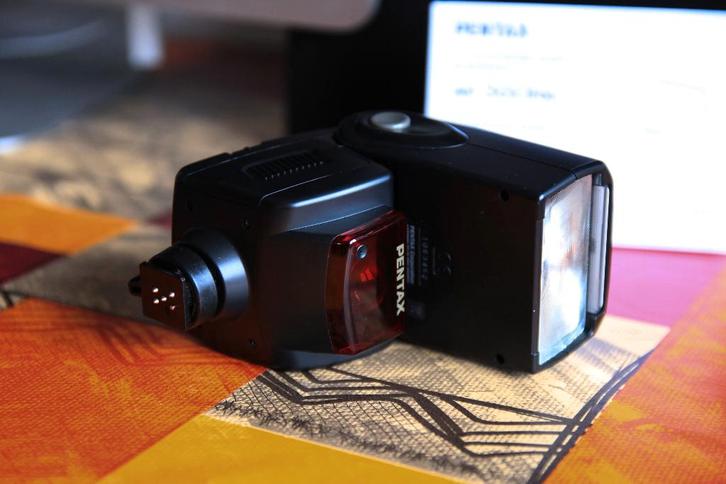 Flash électronique Pentax AF 360FGZ, TV, Hi-fi & Vidéo, Photo | Flash, Comme neuf, Pentax, Inclinable, Enlèvement ou Envoi