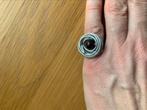 Ring zelfgeknutseld met metaaldraar., Handtassen en Accessoires, Ringen, Ophalen, IJzer of Staal, Dame, Met parel