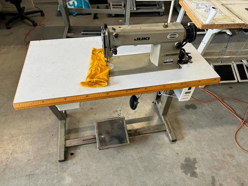 Industriële naaimachine juki rechtstikker nieuwe motor, Hobby en Vrije tijd, Naaimachines en Toebehoren, Gebruikt, Naaimachine