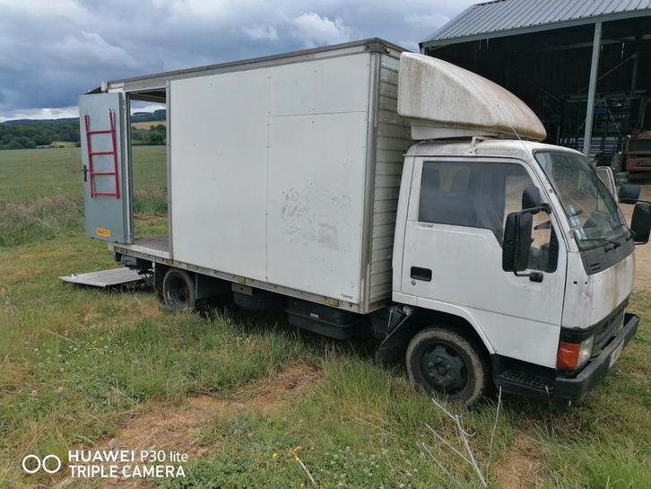 Ancêtre camionnette Mitsubishi canter 2800cc 108000km, Auto's, Bestelwagens en Lichte vracht, Particulier, Mitsubishi, Ophalen