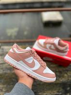 Nike Dunk Low Whisper Rose - EU40, Kleding | Dames, Schoenen, Ophalen of Verzenden