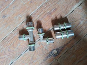 Set met krimpfittingen voor loodgieterswerk Desco 16 en 20 beschikbaar voor biedingen