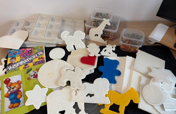 Strijkparels - bodemplaatjes - zeer groot lot, Kinderen en Baby's, Speelgoed | Educatief en Creatief, Gebruikt, Knutselen, Ophalen of Verzenden