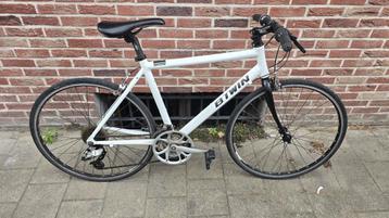 Koersfiets btwin 26 inch beschikbaar voor biedingen