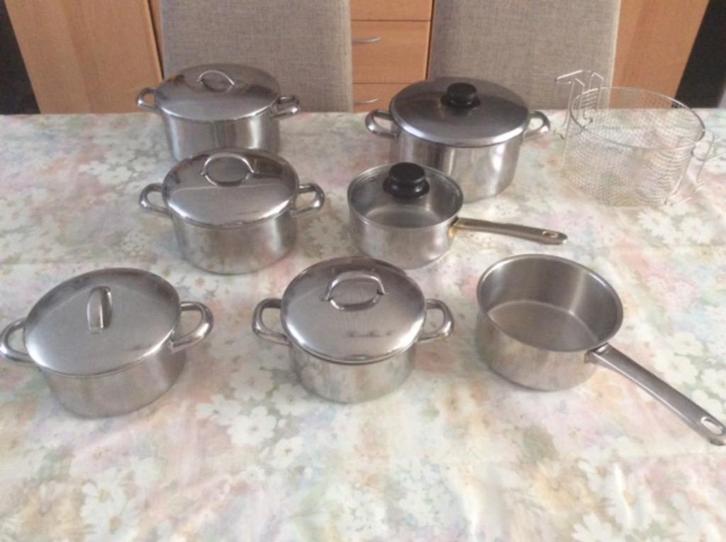 Te koop 5 kookpotten + 2 steelpannen, Huis en Inrichting, Keuken | Potten en Pannen, Zo goed als nieuw, Pot, Bus of Blik, Ophalen of Verzenden