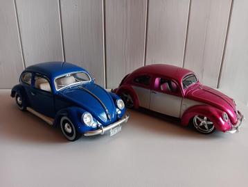 2 x VW Beetle - 1/18 beschikbaar voor biedingen