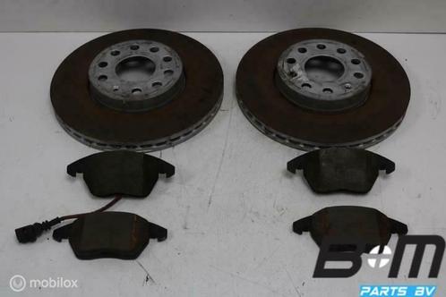 Set remschijven + blokken voorzijde VW Scirocco 1K0615301T, Auto-onderdelen, Remmen en Aandrijving, Gebruikt