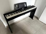 Roland FP10 + onderstel elektrische piano, Muziek en Instrumenten, Piano's, Ophalen, Zwart, Digitaal, Zo goed als nieuw