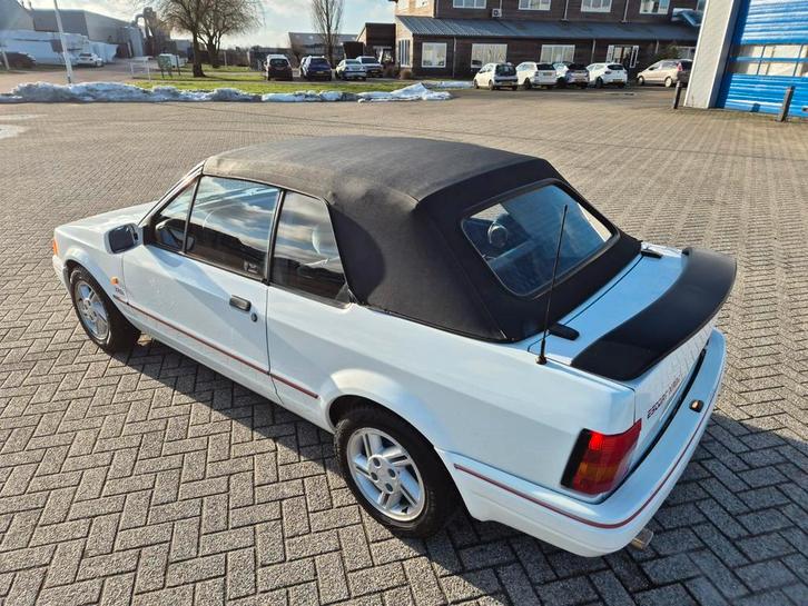 Ford Escort XR3i cabriolet, Auto's, Oldtimers, Bedrijf, ABS, Elektrische ramen, Lichtmetalen velgen, Volkswagen, Cabriolet, Stof