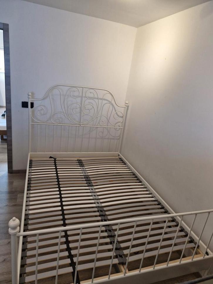 Lit princesse en métal blanc 140x200 cm avec lattoflex, Maison & Meubles, Chambre à coucher | Lits, Comme neuf, Blanc, Enlèvement