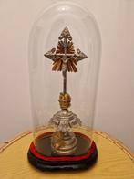 Crucifix ancien debout sous une cloche, Antiquités & Art, Enlèvement