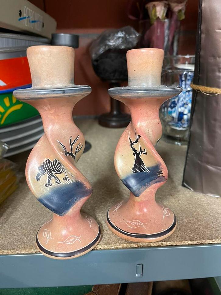 2 stenen kaarshouders uit Kenia, Antiek en Kunst, Antiek | Kandelaars, Ophalen of Verzenden