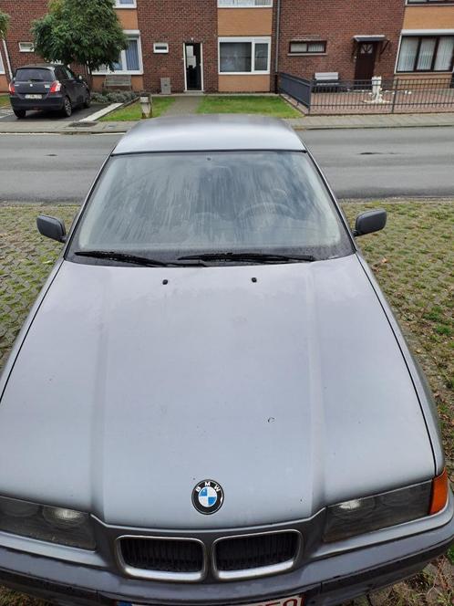 BMW E36 oldtimer 3.18i 1992, Autos, BMW, Particulier, Série 3, Attache-remorque, Essence, 5 portes, Boîte manuelle, Argent ou Gris