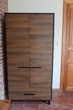 Kledingkast in moderne stijl, Huis en Inrichting, Kasten | Kleerkasten, Ophalen, Met hangruimte, 100 tot 150 cm, 50 tot 100 cm