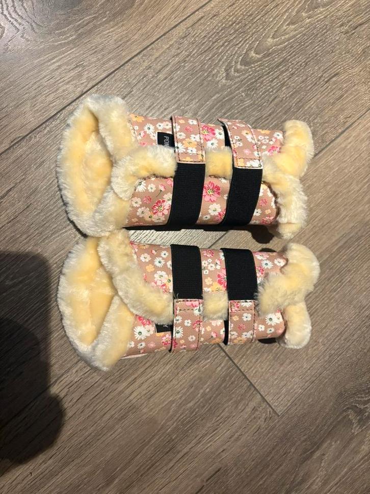 Mooie beenbescherms pony!, Animaux & Accessoires, Chevaux & Poneys | Guêtres en cloche, Comme neuf, Enlèvement