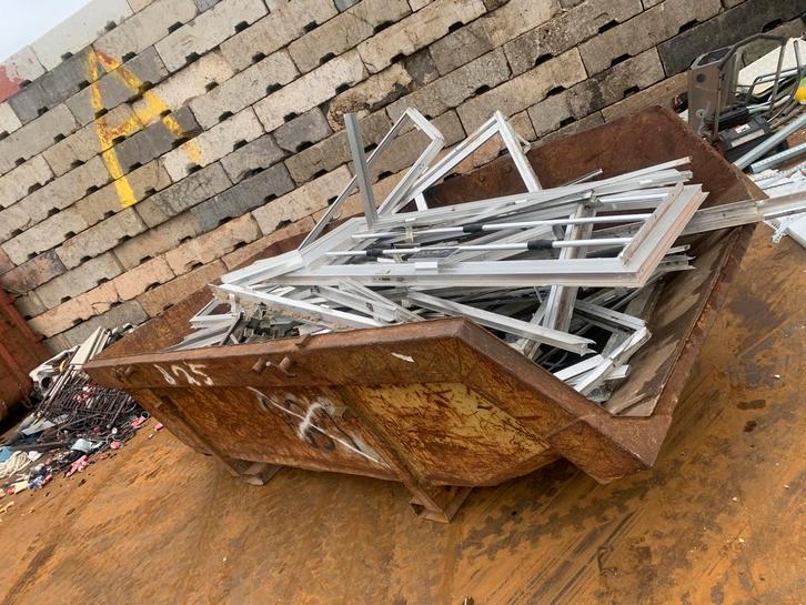 Geld voor u oud ijzer metaal schroot enzv, Doe-het-zelf en Bouw, IJzerwaren en Bevestigingsmiddelen, Zo goed als nieuw, Ophalen