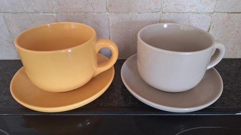 2 grote mokken met oor en onderschotel, Huis en Inrichting, Keuken | Servies, Zo goed als nieuw, Ophalen of Verzenden
