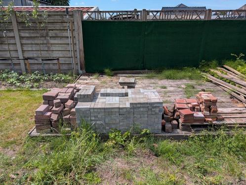 GRATIS mooie beton klinkers, kleiklinker, baksteen mix, Tuin en Terras, Tegels en Klinkers, Gebruikt, Klinkers, Beton, Ophalen