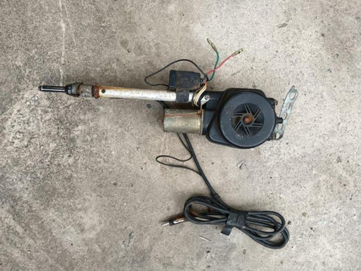 Antenne pour Maserati 2.24, Autos : Pièces & Accessoires, Électronique & Câbles, Maserati, Utilisé, Enlèvement ou Envoi