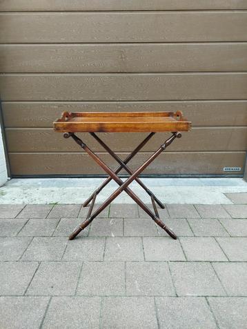 Mooie eenvoudige Britse butler-/Campagnetafel in mahoniehout beschikbaar voor biedingen