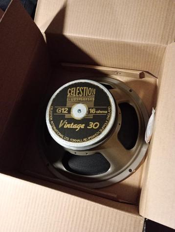 2x Celestion vintage 30 G12 disponible aux enchères