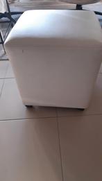 Leder   voetbankje  met draaibare wieltjes wit, Huis en Inrichting, Ophalen