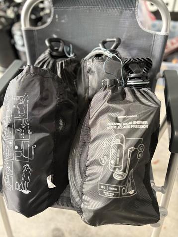 4 douche solaire decathlon a pression 10L beschikbaar voor biedingen