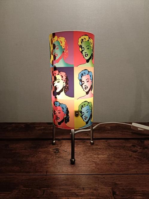 Vintage pop-art tafellamp Marilyn Monroe., Huis en Inrichting, Lampen | Tafellampen, Gebruikt, Minder dan 50 cm, Kunststof, Metaal