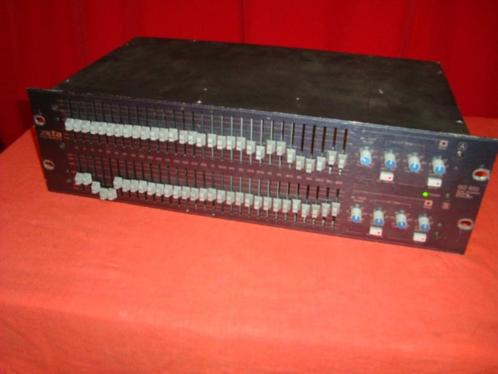 Gebruikt: XTA GQ600 230 bands equalizer. zwart front 202503, Muziek en Instrumenten, Instrumenten | Toebehoren, Gebruikt, Ophalen of Verzenden