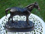 statue d un cheval en fonte sur socle pat bronze , nouveau !, Jardin & Terrasse, Animal, Enlèvement ou Envoi, Métal, Neuf