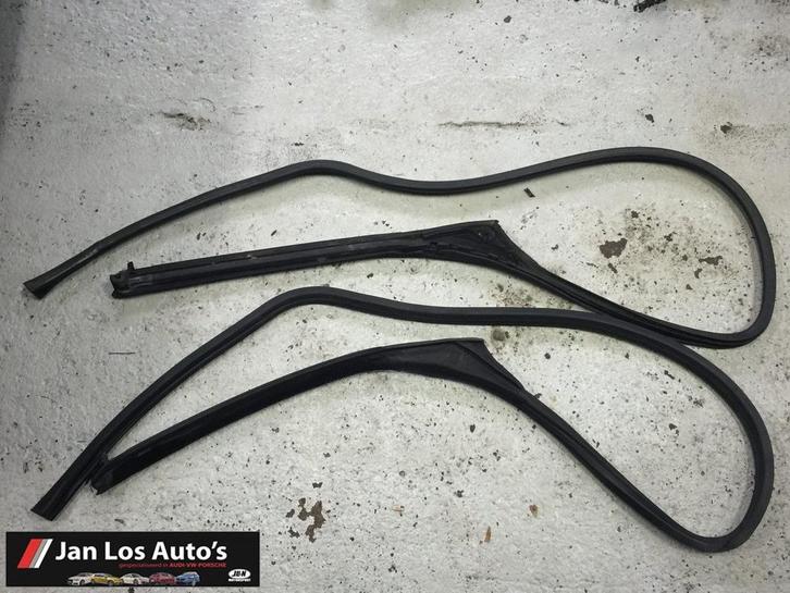 Deurrubber links en rechts set Audi Cabriolet B4 ('91-'00), Auto-onderdelen, Carrosserie, Audi, Gebruikt, Ophalen of Verzenden