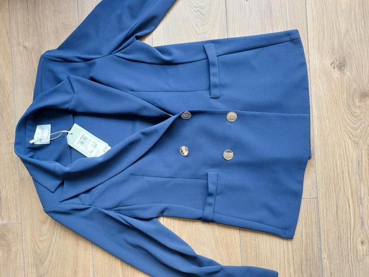 Nieuwe blazer van Rinascimento maat M., Kleding | Dames, Jasjes, Kostuums en Pakken, Nieuw, Ophalen of Verzenden