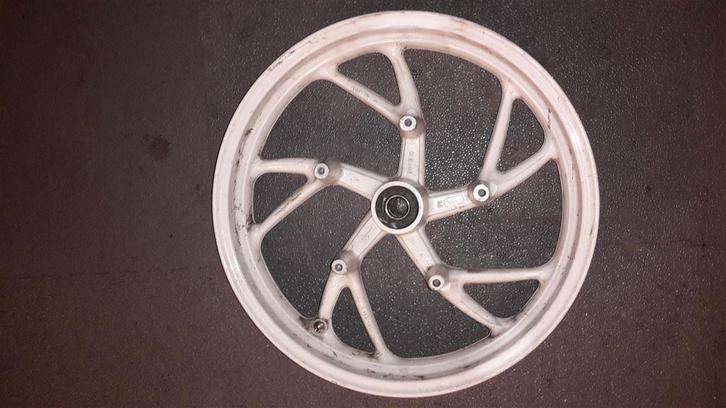 BMW F800R voorwiel in het wit gericht model 2009, Motos, Pièces | BMW, Utilisé, Enlèvement ou Envoi