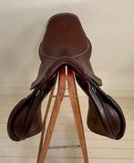 Veelzijdigheidszadel - kwaliteitsmerk LJ  - 17,5 inch, Dieren en Toebehoren, Ophalen, Zo goed als nieuw, Springen