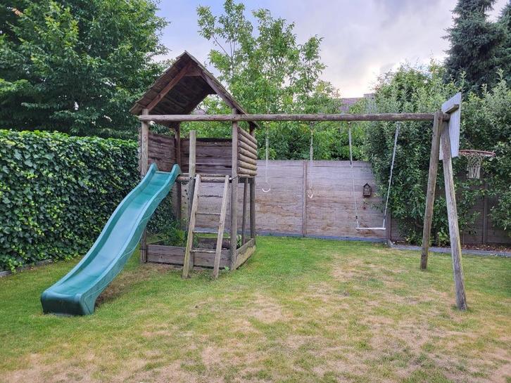 Speelhuisje met glijbaan, zandbak, schommel en ringen, Kinderen en Baby's, Speelgoed | Buiten | Speelhuisjes, Gebruikt, Hout, Ophalen