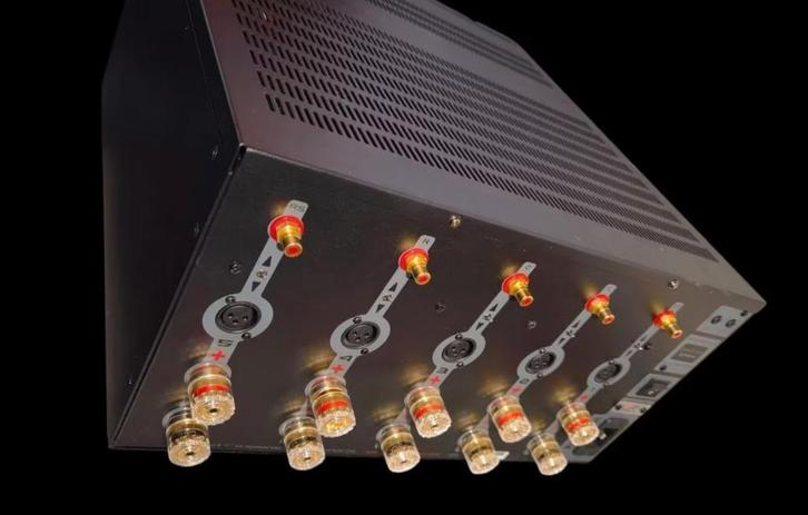 emotiva xpr 5 , 5 kanaals eindversterker, Audio, Tv en Foto, Versterkers en Ontvangers, Zo goed als nieuw, 5.1, 120 watt of meer