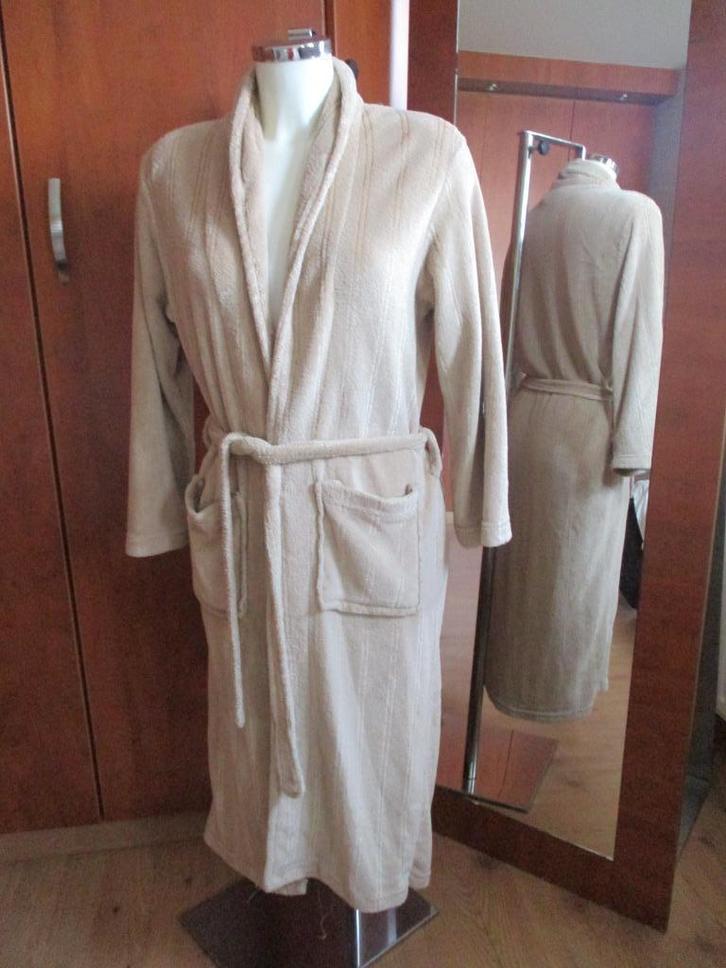 Badjas fleece  peignoir nachtjapon met streepfiguur beige, Kleding | Dames, Ondergoed en Lingerie, Badjas, Beige, Ophalen of Verzenden